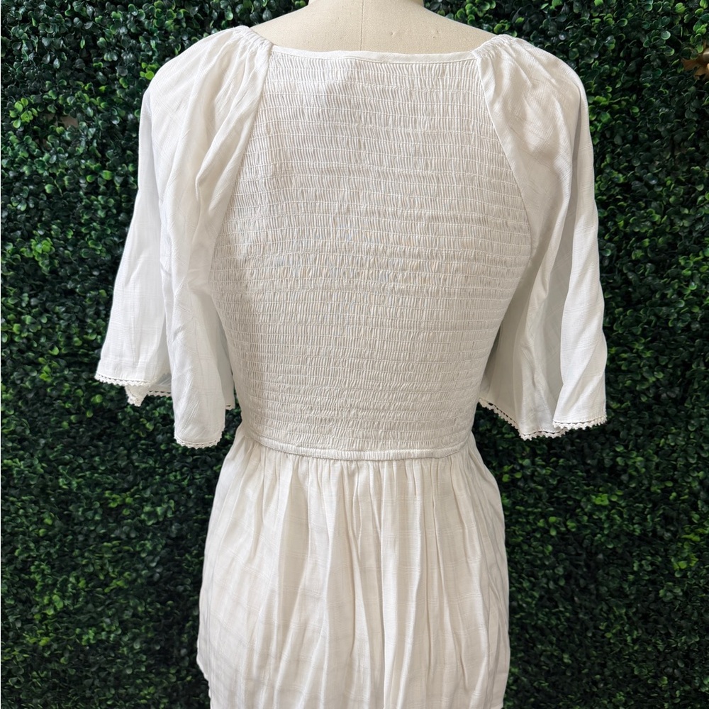 Hem & Thread White Smocked V-Neck Tunic - Picture 2 of 4